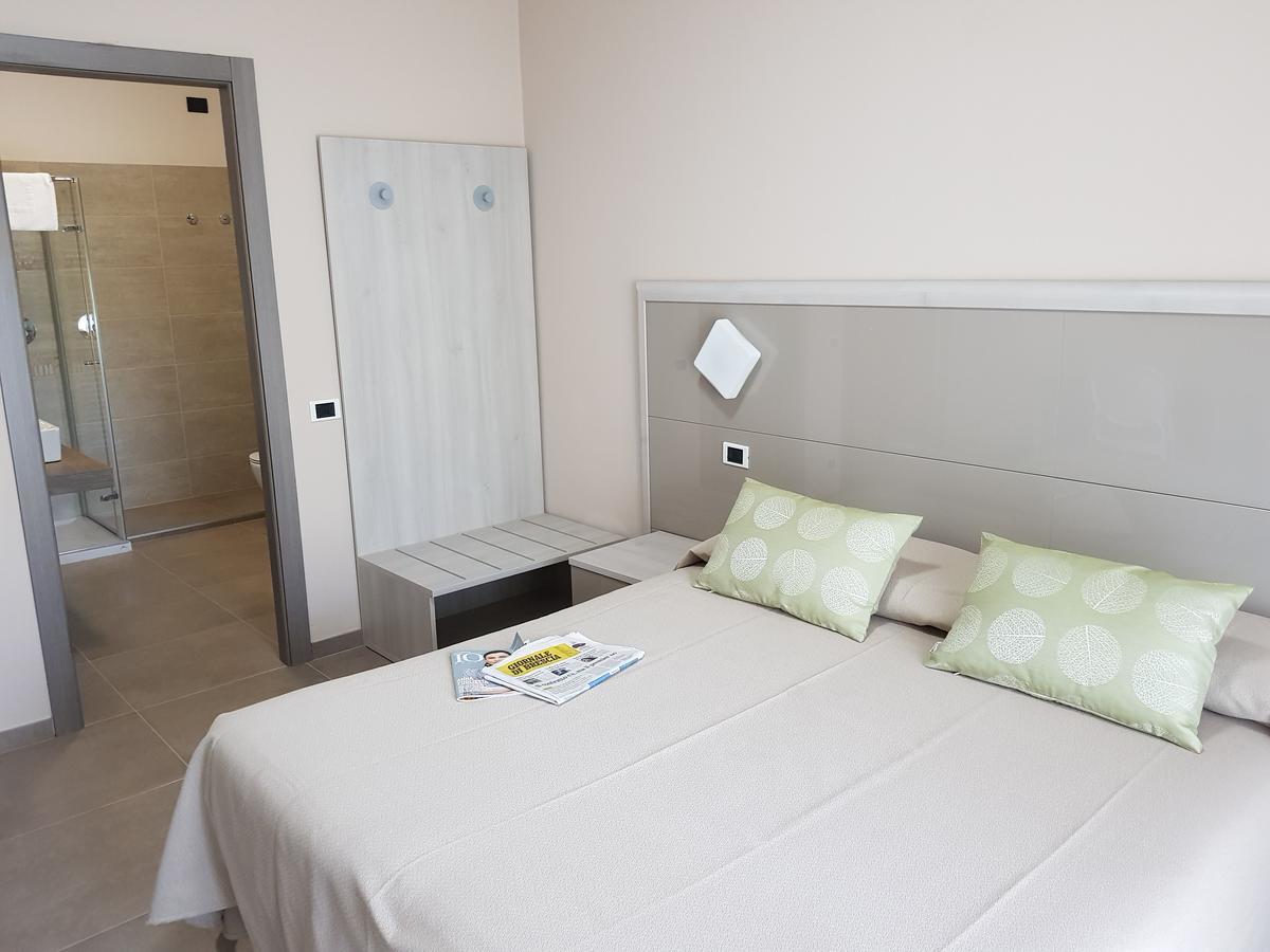 Hotel Francesco Padenghe sul Garda Exteriör bild