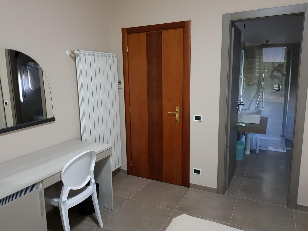 Hotel Francesco Padenghe sul Garda Exteriör bild